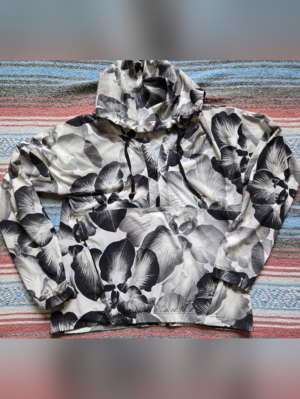 CALIA by Carrie Underwood Gray and Black Floral Hooded